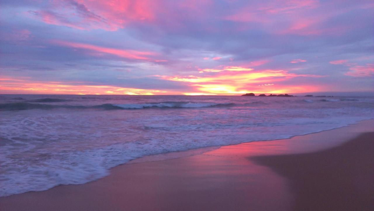 Sundance Surf Coconut Point Hotel เวลิกามา ภายนอก รูปภาพ